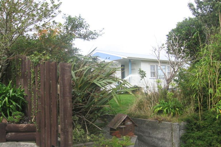 Photo of property in 43 Oakleigh Street, Maungaraki, Lower Hutt, 5010