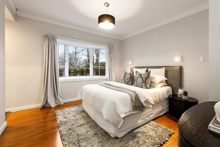 Photo of property in 106 St Heliers Road, Saint Heliers, Auckland, 1071