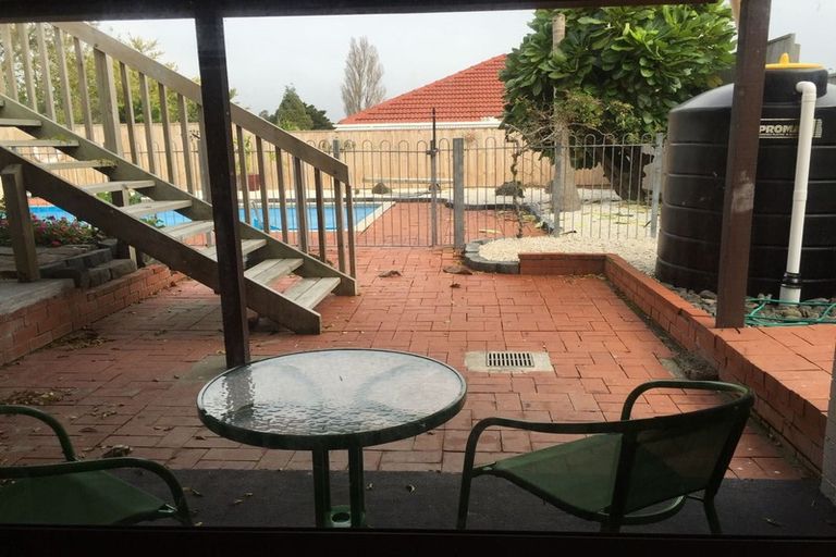Photo of property in 8 Kay Drive, Blockhouse Bay, Auckland, 0600