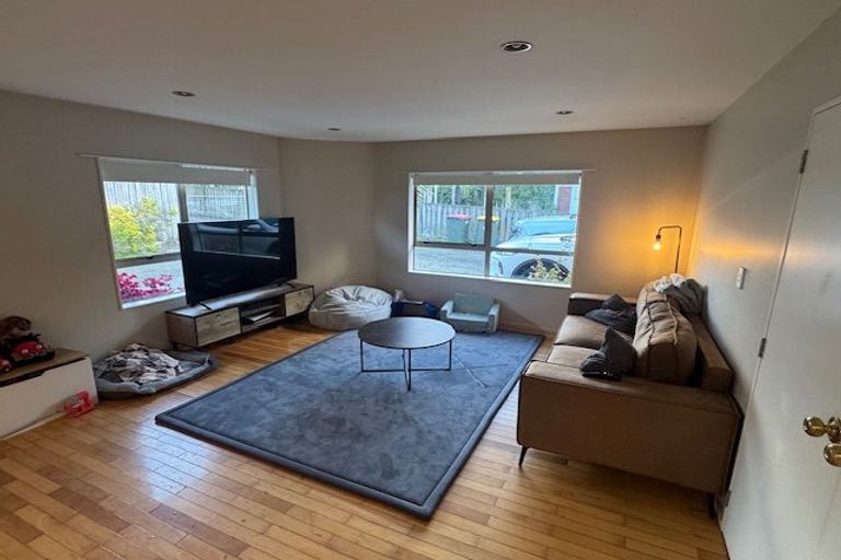 Photo of property in 28a Kingdale Road, Henderson, Auckland, 0610