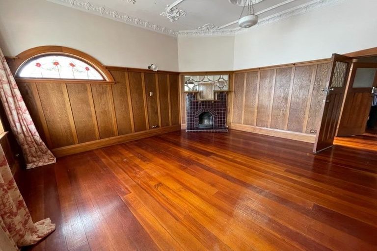 Photo of property in 64 Hawker Street, Mount Victoria, Wellington, 6011