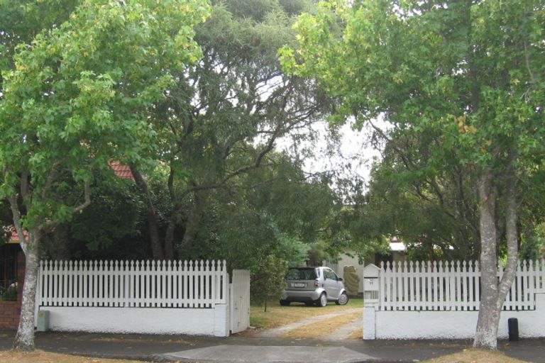 Photo of property in 13 Barton Road, Heretaunga, Upper Hutt, 5018