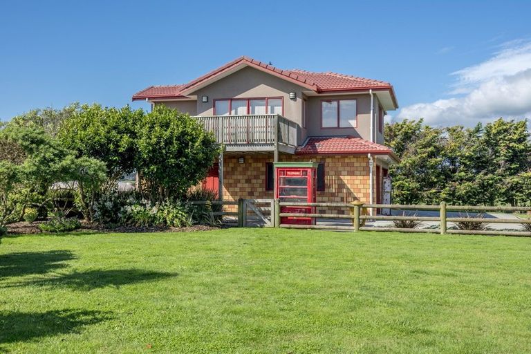 Photo of property in 88 Pukenamu Road, Te Horo, Otaki, 5581