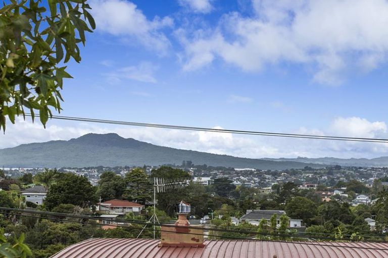 Photo of property in 7 Tui Glen Road, Birkenhead, Auckland, 0626