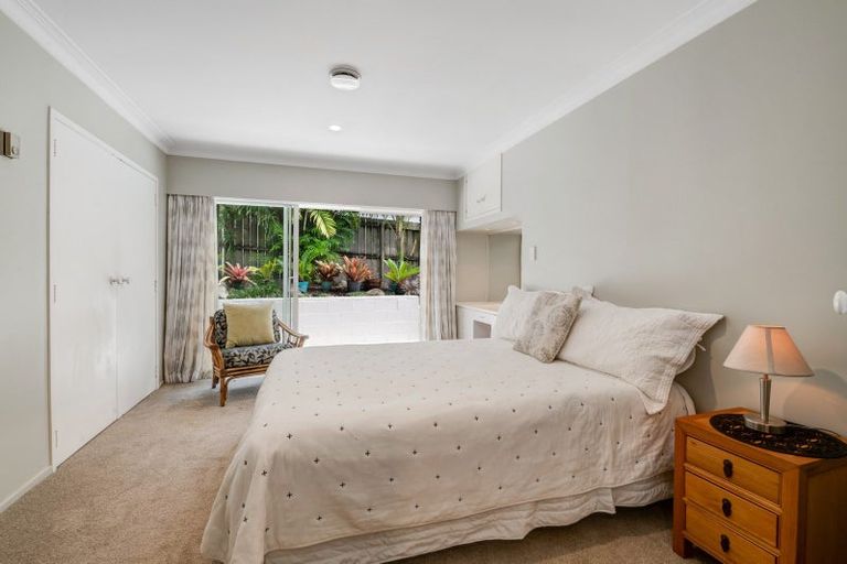 Photo of property in 11 Elgin Place, Red Beach, 0932