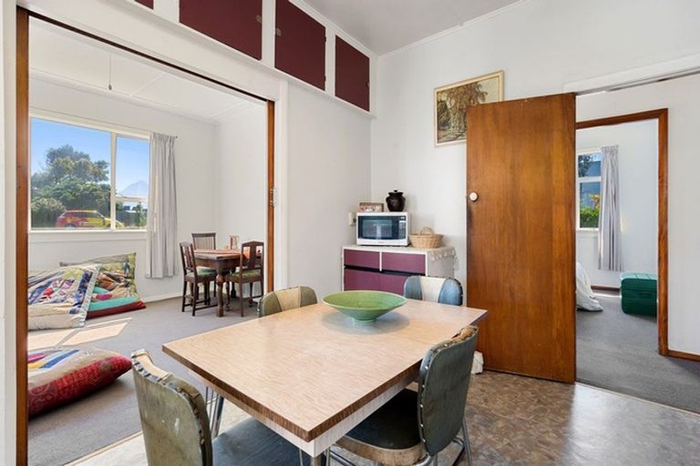 Photo of property in 62 Gisborne Terrace, Opunake, 4616