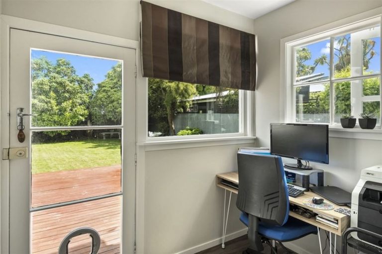 Photo of property in 129 Somerfield Street, Somerfield, Christchurch, 8024