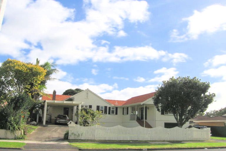 Photo of property in 2/128 Rangitoto Road, Papatoetoe, Auckland, 2025