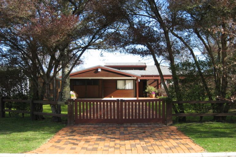 Photo of property in 24 Nisbet Terrace, Kinloch, Taupo, 3377