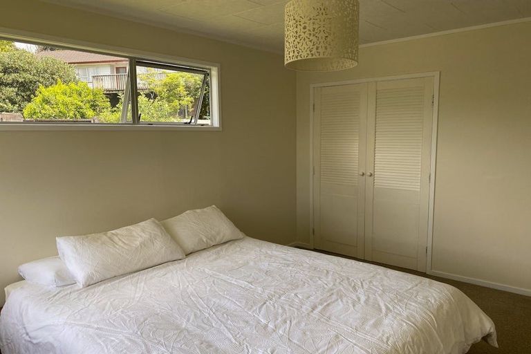 Photo of property in 42 Claverdon Drive, Massey, Auckland, 0614