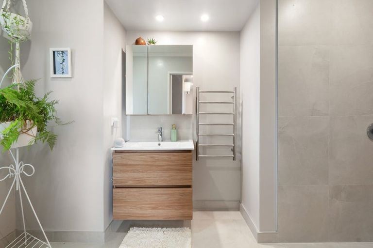 Photo of property in 64 Darlington Street, Ngatea, 3503