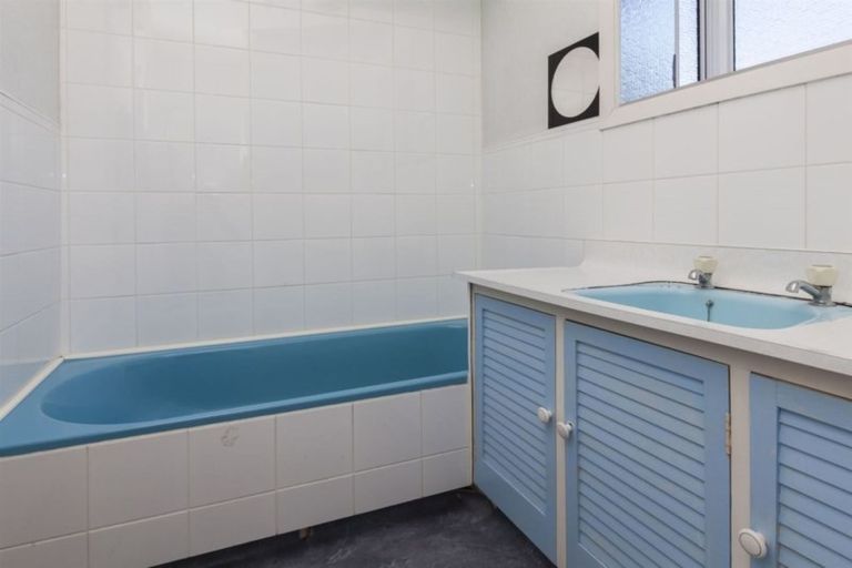 Photo of property in 12a Valerie Place, Redwood, Christchurch, 8051