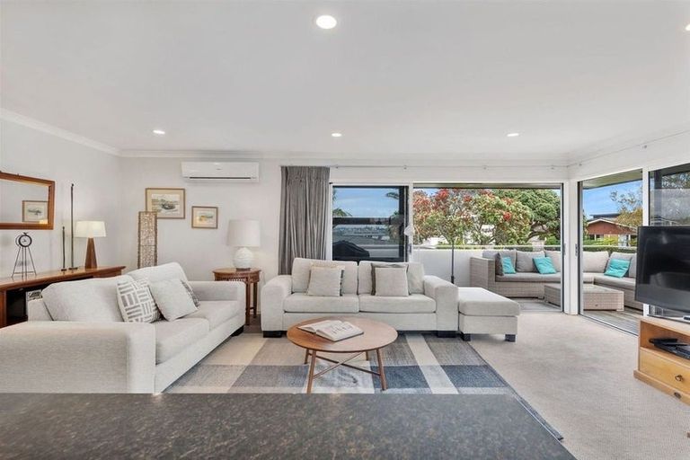 Photo of property in 20 Gulf Crest, Bucklands Beach, Auckland, 2012