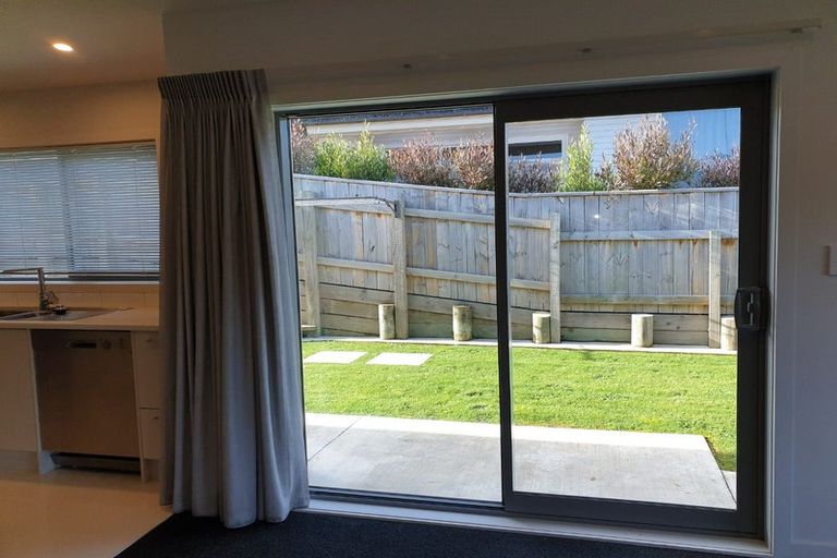 Photo of property in 5 Flotilla Place, Whitby, Porirua, 5024