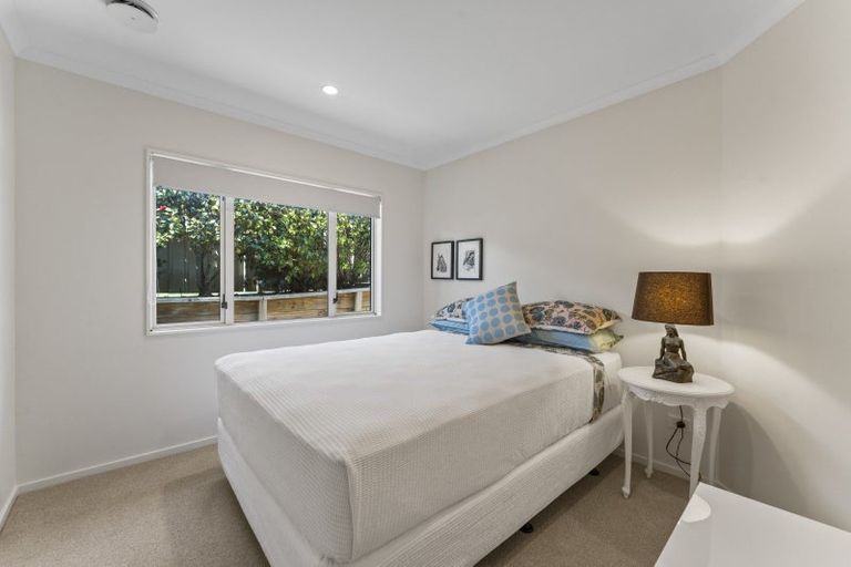 Photo of property in 2 Fairview Terrace, Waipahihi, Taupo, 3330