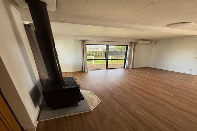 Photo of property in 22 Oratu Place, Manurewa, Auckland, 2102