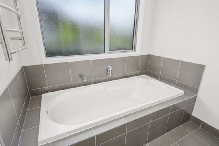 Photo of property in 120 Kenrigg Road, Kinloch, Taupo, 3377