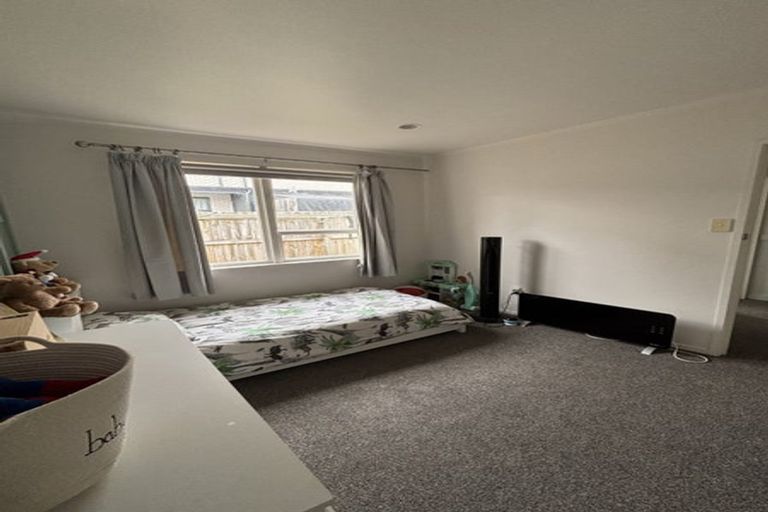 Photo of property in 1/10 Agincourt Street, Glenfield, Auckland, 0629