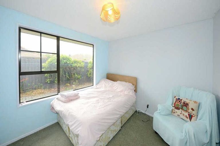 Photo of property in 2/5 Peebles Drive, Hei Hei, Christchurch, 8042