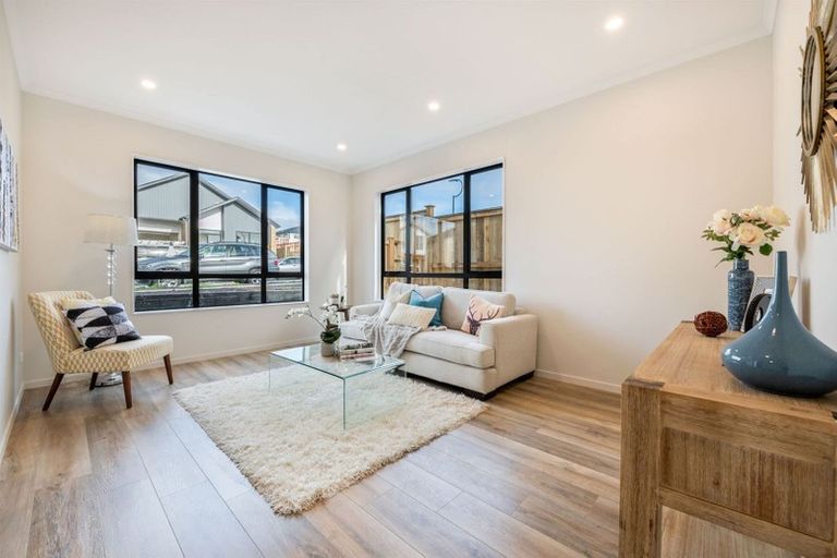 Photo of property in 94 Tir Conaill Avenue, Flat Bush, Auckland, 2019