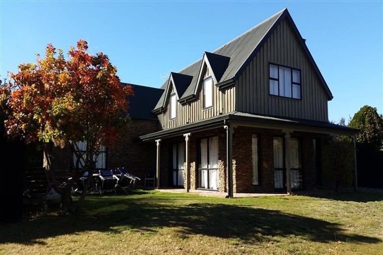 Photo of property in 231 Beacon Point Road, Wanaka, 9305