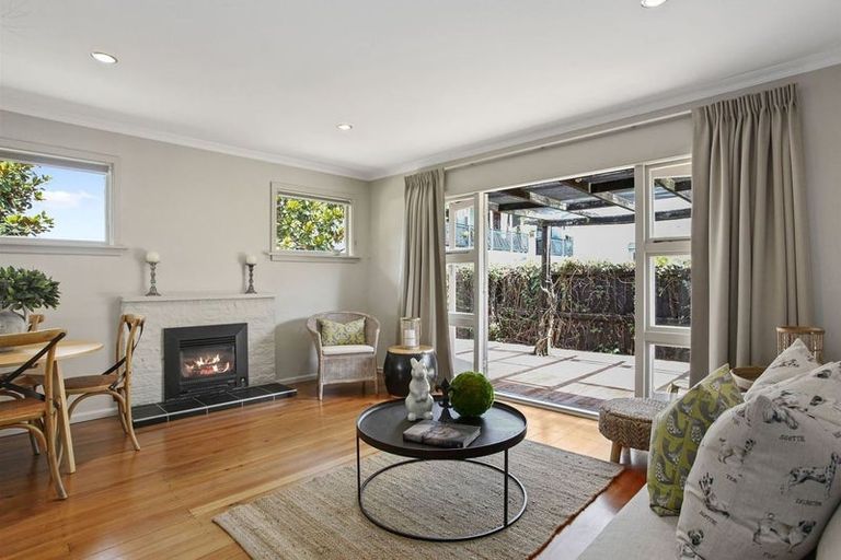 Photo of property in 3/84 Holly Road, St Albans, Christchurch, 8014