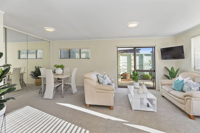 Photo of property in 20b Acheron Road, Paremata, Porirua, 5026