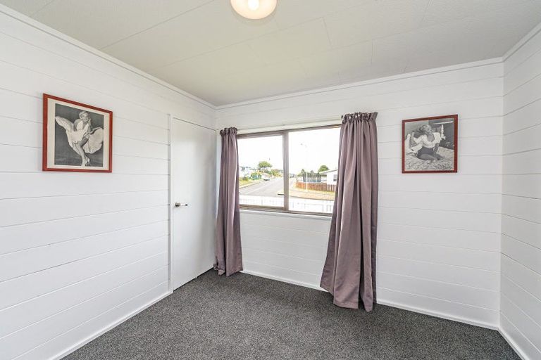 Photo of property in 7 Tainui Street, Castlecliff, Whanganui, 4501