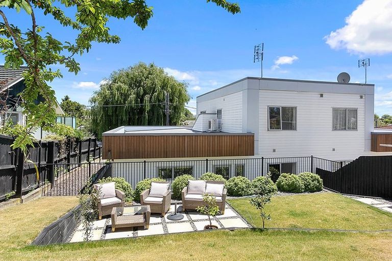 Photo of property in 1/158 Centaurus Road, Saint Martins, Christchurch, 8022