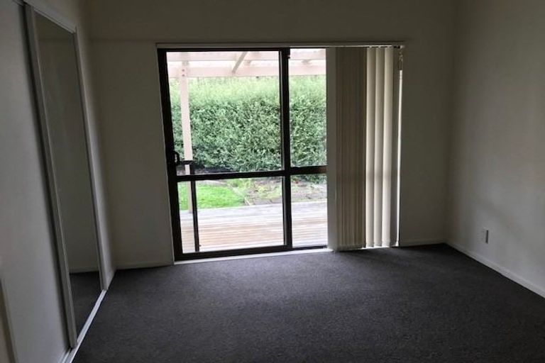Photo of property in 8 Da Vinci Place, West Harbour, Auckland, 0618