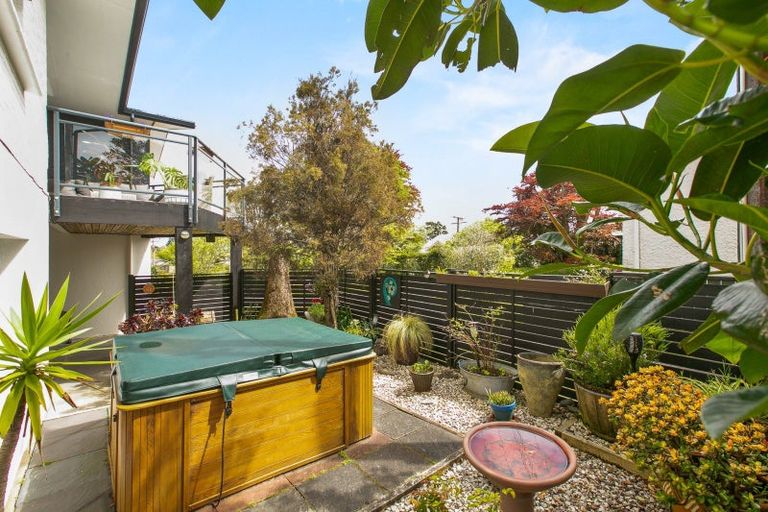 Photo of property in 225b Tukapa Street, Westown, New Plymouth, 4310