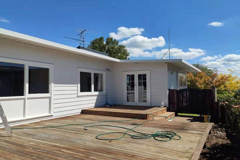 Photo of property in 17 Catalina Crescent, Forrest Hill, Auckland, 0620