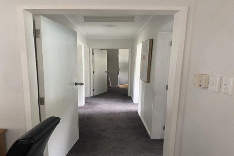 Photo of property in 8 Westra View, Tawa, Wellington, 5028