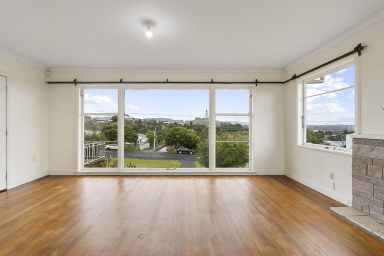 Photo of property in 128 Rosier Road, Glen Eden, Auckland, 0602