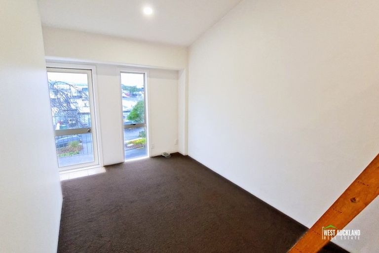 Photo of property in 8 Captain Scott Road, Glen Eden, Auckland, 0602