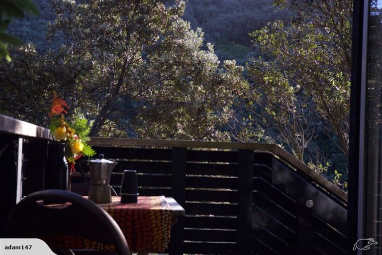 Photo of property in 203 Houghton Bay Road, Houghton Bay, Wellington, 6023