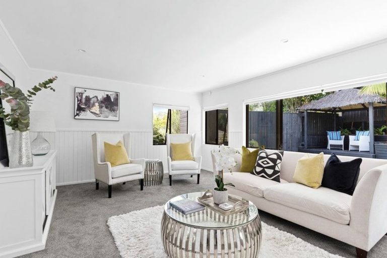 Photo of property in 1/22 Bevyn Street, Castor Bay, Auckland, 0620