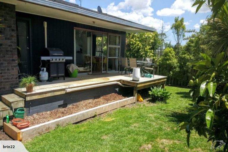 Photo of property in 2/38 Kirrie Avenue, Te Atatu South, Auckland, 0610