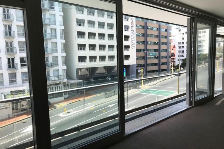 Photo of property in Montreaux Apartments, 2i/164 The Terrace, Wellington Central, Wellington, 6011