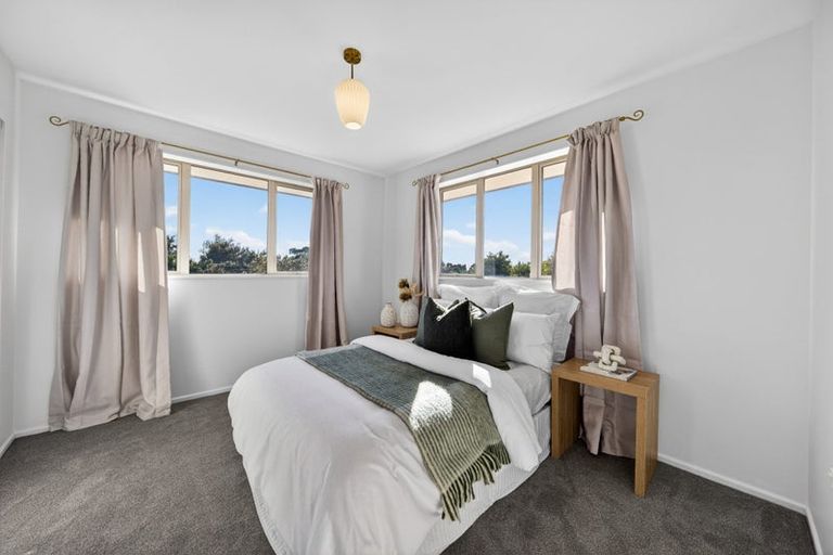 Photo of property in 31 Willowview Drive, Redwood, Christchurch, 8051