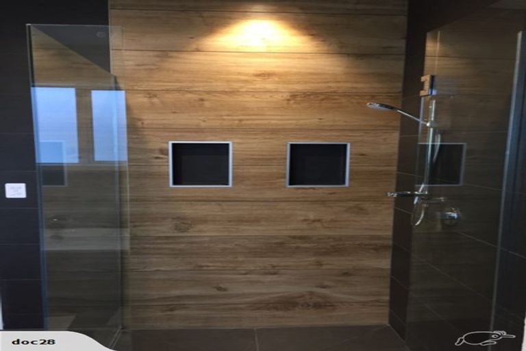 Photo of property in 8 Waitemata Drive, One Tree Point, 0118