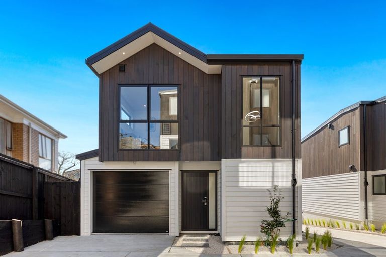 Photo of property in 10d Prince Regent Drive, Half Moon Bay, Auckland, 2012