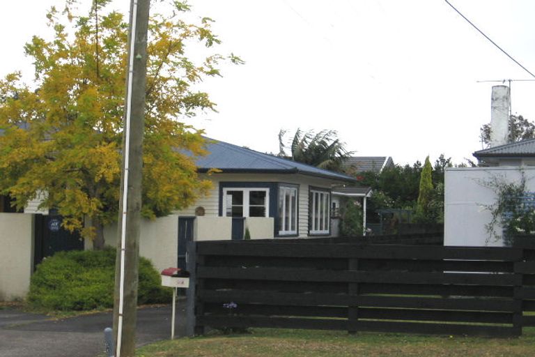 Photo of property in 1/9 Gordon Avenue, Forrest Hill, Auckland, 0620