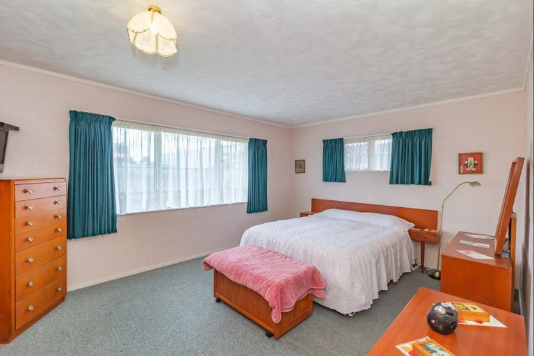 Photo of property in 28 Salisbury Street, Levin, 5510