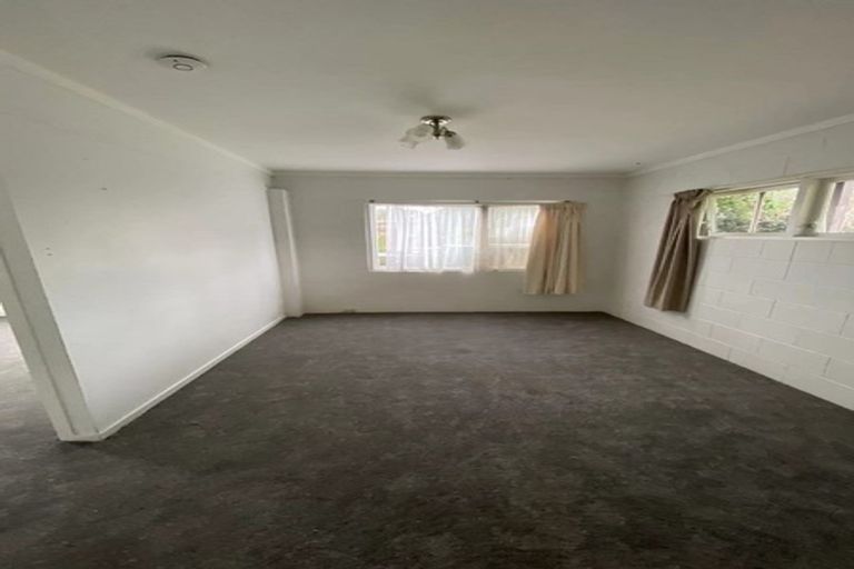 Photo of property in 52 Cramond Drive, Mangere East, Auckland, 2024