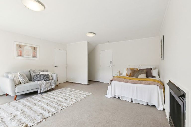 Photo of property in 18 Satara Crescent, Khandallah, Wellington, 6035