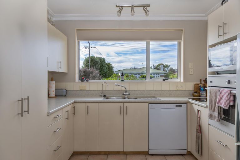 Photo of property in 16 Stuart Street, Holmes Hill, Oamaru, 9401