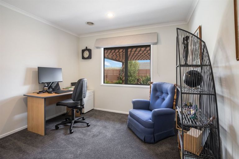 Photo of property in 59 Aotea Drive, Aotea, Porirua, 5024