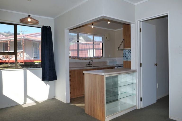 Photo of property in 13 Redwood Close, Paraparaumu, 5032