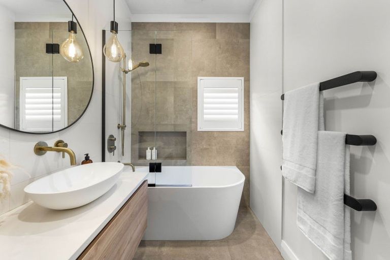 Photo of property in 2a Egremont Street, Belmont, Auckland, 0622